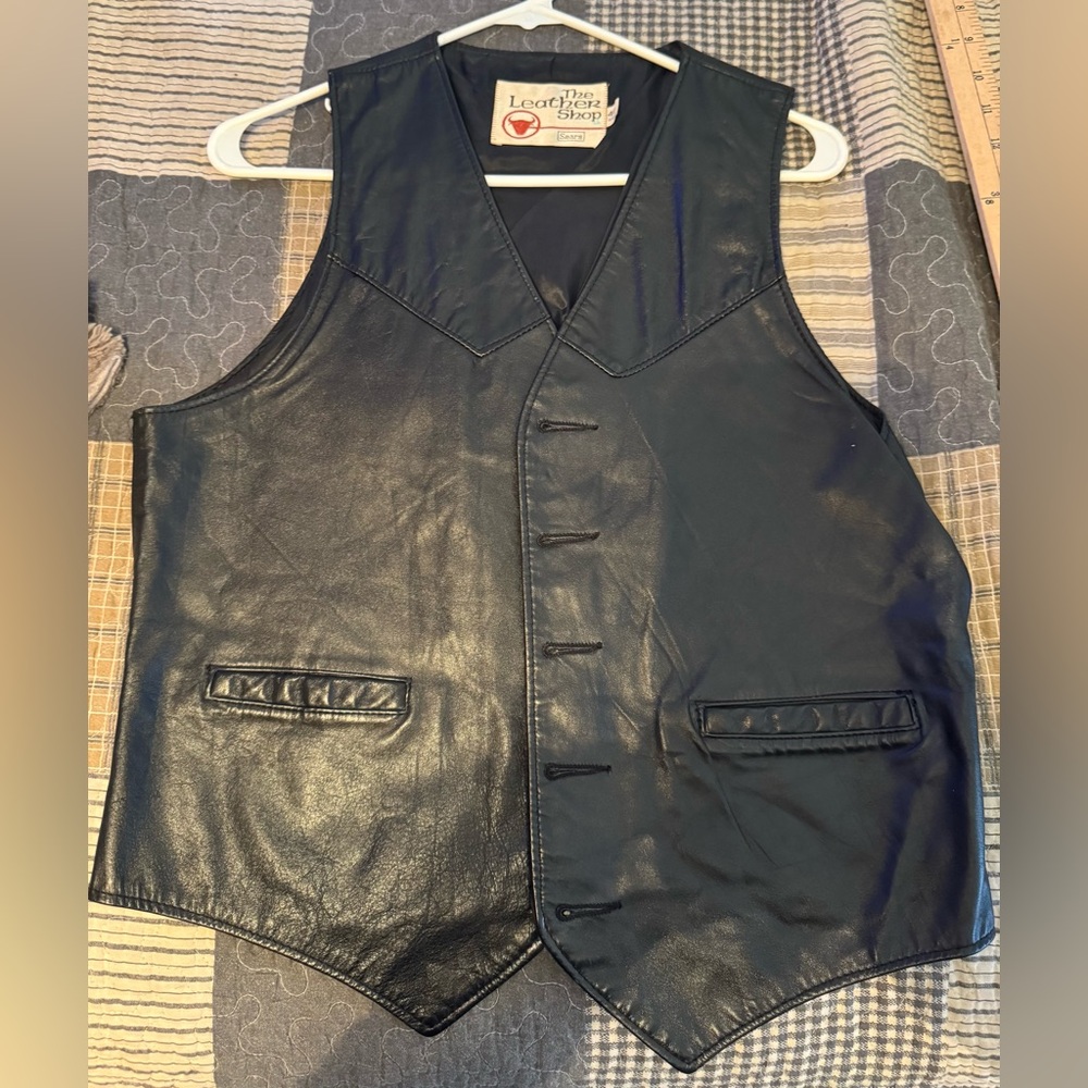 Unisex Size 40 Leather Vest from the leather shop in excellent used condition